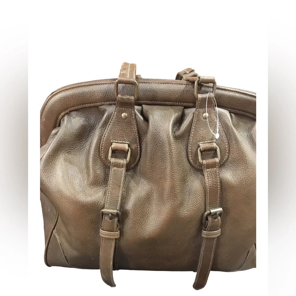 Max Leather - Picture 4 of 8